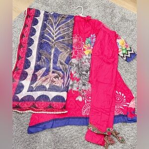 NWOT Pakistani Indian Shalwar kameez dupatta 3 pcs. SZ M